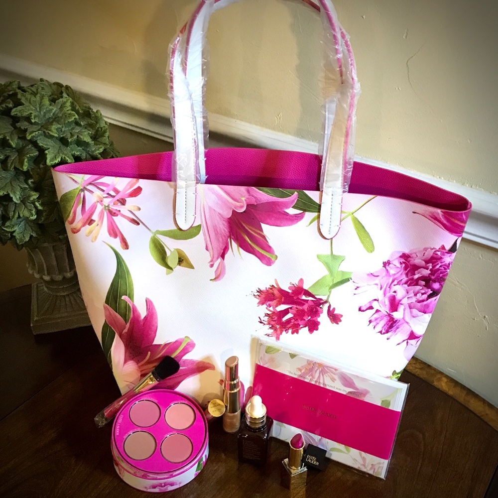 Estée Lauder Floral Tote Makeup Bundle